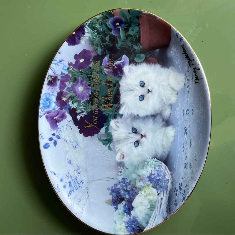 Home Interiors Decorative Plate with Purple and White Accents